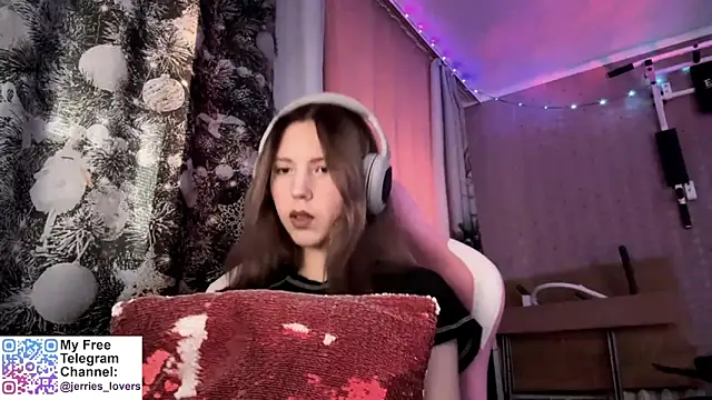 Snapshot of Jerrieberry chatting on 10-04-25, 01:09 Jerrieberry online show from 10-04-25, 01:09