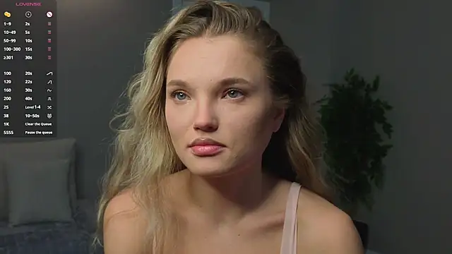 JulieLupo online show from 12-23-25, 09:07