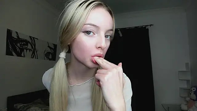 PocketDollX online show from 10-23-25, 01:43