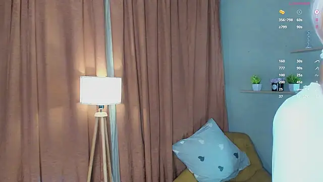 Snapshot of PocketDollX chatting on 06-21-26, 04:31 PocketDollX online show from 06-21-26, 04:31