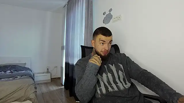 Snapshot of MasculineGuy99 chatting on 10-09-25, 06:22 MasculineGuy99 online show from 10-09-25, 06:22