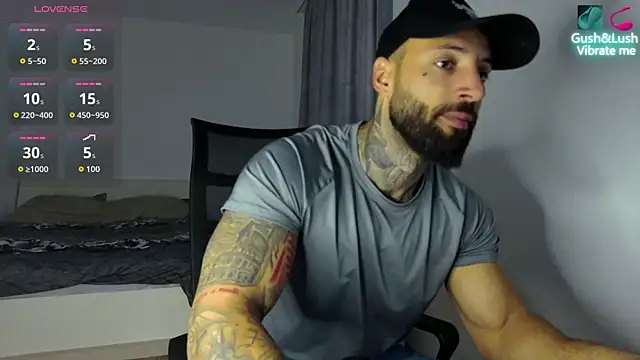 Snapshot of MasculineGuy99 chatting on 10-18-25, 04:37 MasculineGuy99 online show from 10-18-25, 04:37