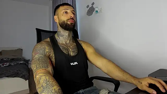 Snapshot of MasculineGuy99 chatting on 11-09-25, 07:06 MasculineGuy99 online show from 11-09-25, 07:06