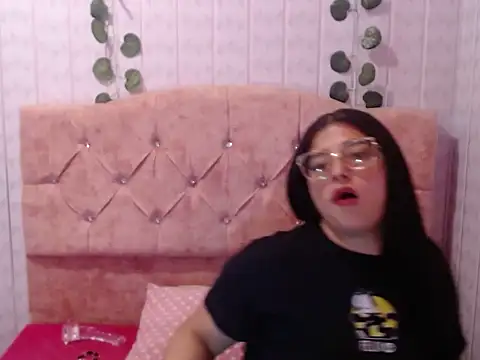 Melaniie Bonnet online show from 10-02-25, 11:56