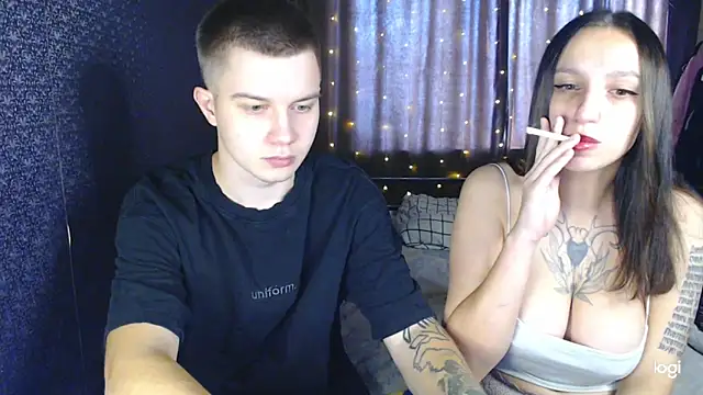 Snapshot of Mark_and_Wendy chatting on 10-11-25, 05:39 Mark and Wendy online show from 10-11-25, 05:39