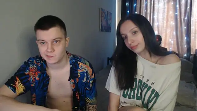 Snapshot of Mark_and_Wendy chatting on 03-19-26, 07:23 Mark and Wendy online show from 03-19-26, 07:23