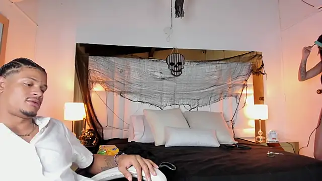 Latin Pleasures online show from 10-17-25, 07:27