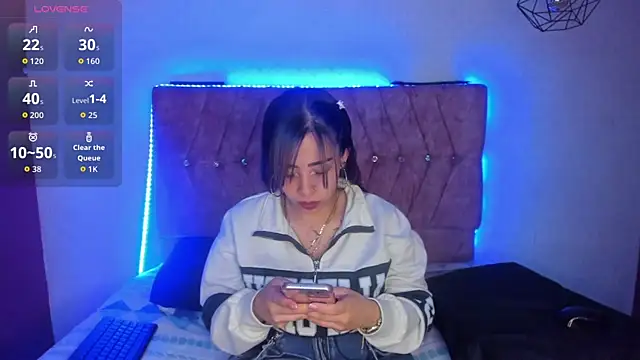 Mia lopez 1 online show from 05-08-26, 09:03