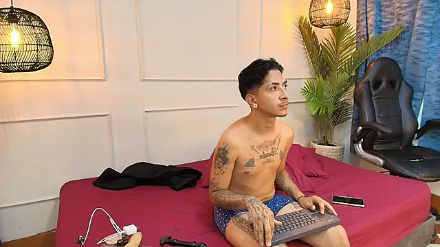 fkenneth macias online show from 10-11-25, 03:39