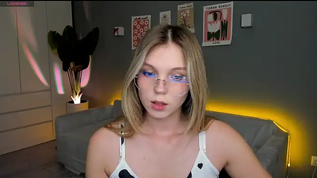 linakorvin online show from 10-22-25, 01:33