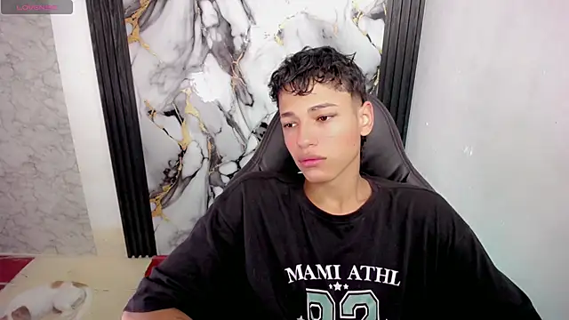 Im david02 online show from 12-01-25, 01:05