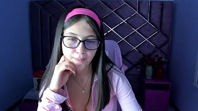 sarah sweett  online show from 04-30-26, 02:12