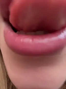 Snapshot of RollDolls chatting on 11-01-25, 05:09 RollDolls online show from 11-01-25, 05:09