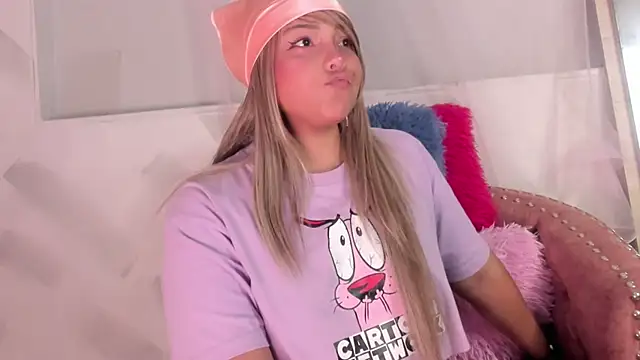 Molly Logan online show from 11-26-25, 08:54