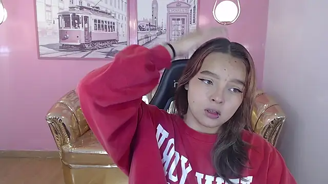 Snapshot of mia_foster_t chatting on 10-05-25, 12:36 mia foster t online show from 10-05-25, 12:36