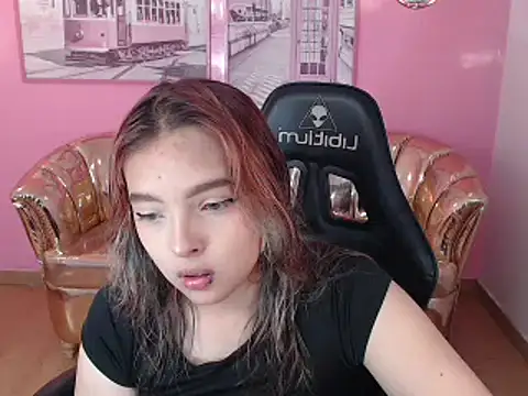 Snapshot of mia_foster_t chatting on 10-07-25, 12:35 mia foster t online show from 10-07-25, 12:35