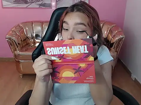 Snapshot of mia_foster_t chatting on 10-13-25, 12:38 mia foster t online show from 10-13-25, 12:38