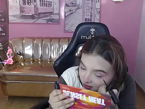 Snapshot of mia_foster_t chatting on 11-07-25, 12:38 mia foster t online show from 11-07-25, 12:38