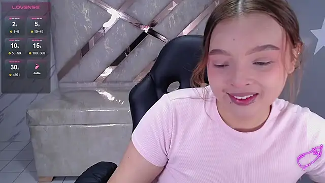 mia foster t online show from 04-30-26, 01:17