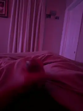 Snapshot of familia0210 chatting on 10-17-25, 04:09 familia0210 online show from 10-17-25, 04:09