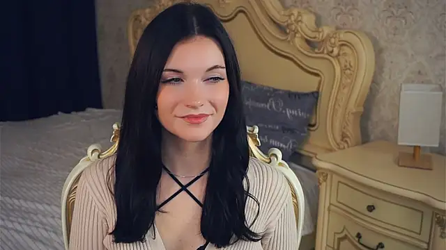 Snapshot of BettieBourque chatting on 10-08-25, 05:43 BettieBourque online show from 10-08-25, 05:43