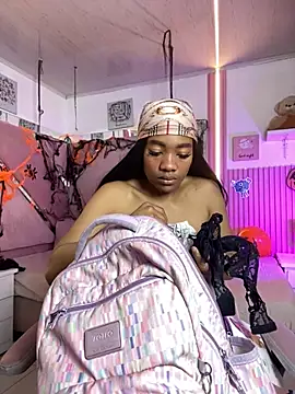 Snapshot of Charlotte_ebony_ chatting on 11-03-25, 12:39 Charlotte ebony online show from 11-03-25, 12:39