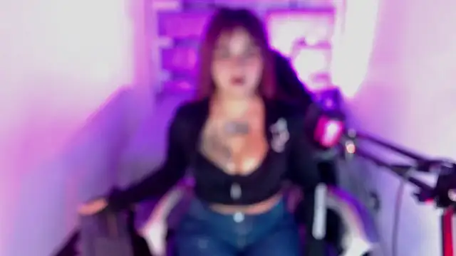 Snapshot of ivoni chatting on 10-04-25, 06:50 ivoni online show from 10-04-25, 06:50