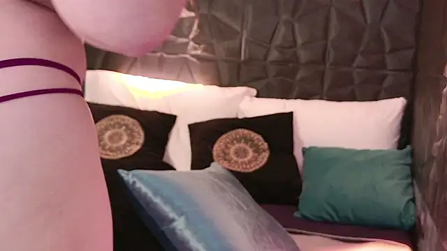 Snapshot of Hurrem99 chatting on 10-10-25, 08:08 Hurrem99 online show from 10-10-25, 08:08