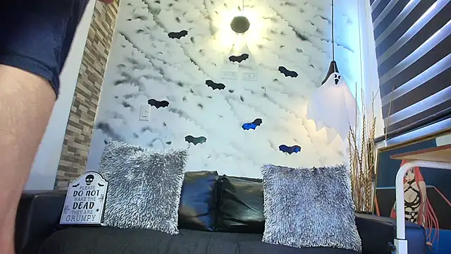 Snapshot of Max_Miller_S chatting on 10-29-25, 06:42 Max Miller S online show from 10-29-25, 06:42