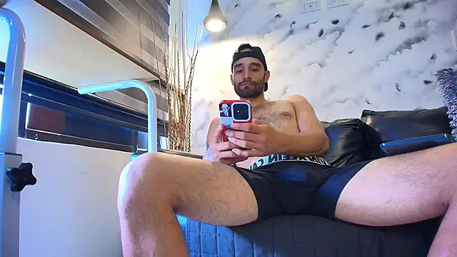 Snapshot of Max_Miller_S chatting on 11-04-25, 07:24 Max Miller S online show from 11-04-25, 07:24