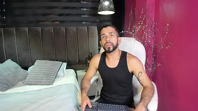 Snapshot of Lobo_sex21 chatting on 10-14-25, 07:36 Lobo sex21 online show from 10-14-25, 07:36