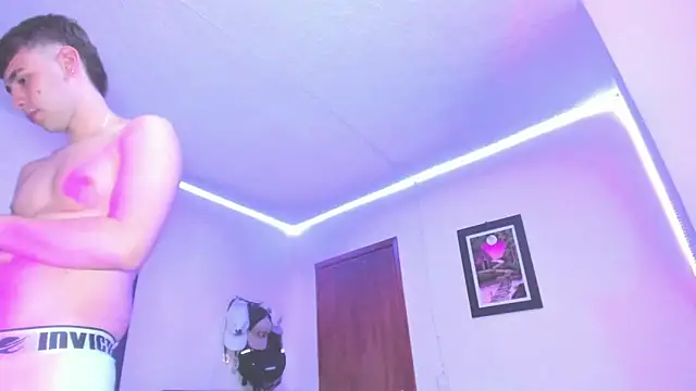 Snapshot of PapiNoha chatting on 10-22-25, 10:31 PapiNoha online show from 10-22-25, 10:31