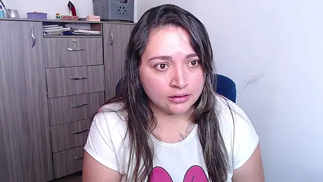 Snapshot of WendyCooperr chatting on 10-27-25, 05:17 WendyCooperr online show from 10-27-25, 05:17