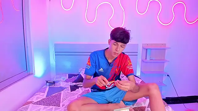 luccas ferreira online show from 10-21-25, 07:03