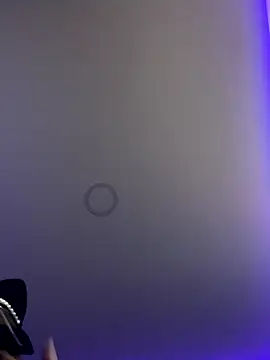 Snapshot of Hotlatinpussy chatting on 10-17-25, 04:15 Hotlatinpussy online show from 10-17-25, 04:15