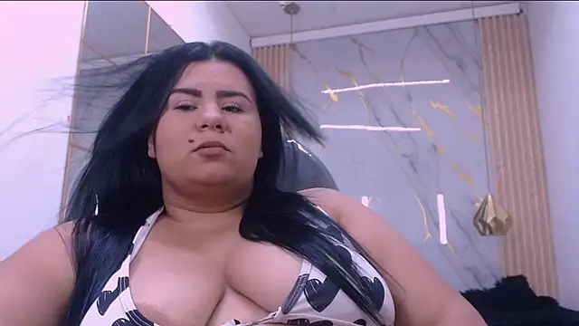 Snapshot of chuby_pau chatting on 10-08-25, 02:42 chuby pau online show from 10-08-25, 02:42