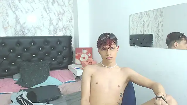 Snapshot of Patrick-Rios chatting on 10-09-25, 07:01 Patrick-Rios online show from 10-09-25, 07:01