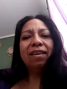 Snapshot of BubzeeBunnie chatting on 10-09-25, 11:52 BubzeeBunnie online show from 10-09-25, 11:52