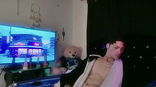 Tyler cat online show from 12-15-25, 05:55