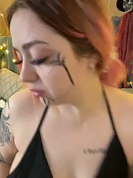 Snapshot of KellyMoors chatting on 10-31-25, 01:39 KellyMoors online show from 10-31-25, 01:39