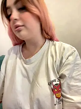 Snapshot of KellyMoors chatting on 11-05-25, 09:31 KellyMoors online show from 11-05-25, 09:31