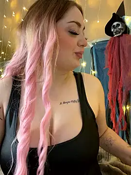 Snapshot of KellyMoors chatting on 11-13-25, 01:26 KellyMoors online show from 11-13-25, 01:26