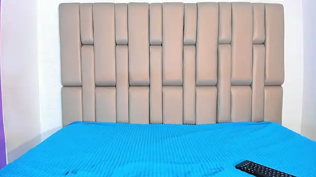 Snapshot of AlanaRosee__ chatting on 11-08-25, 01:11 AlanaRosee online show from 11-08-25, 01:11