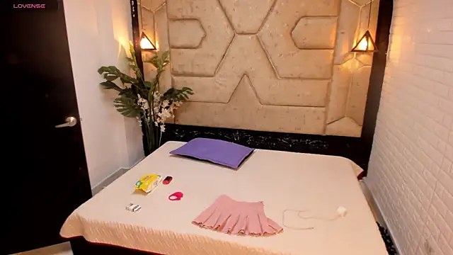 Julieta Slav3 online show from 05-20-26, 09:32