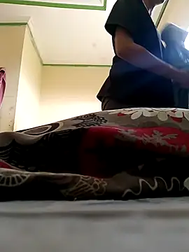 Larissinhamm online show from 10-18-25, 09:54