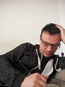 Snapshot of viktor1992-1-1 chatting on 04-23-26, 08:02 viktor1992-1-1 online show from 04-23-26, 08:02