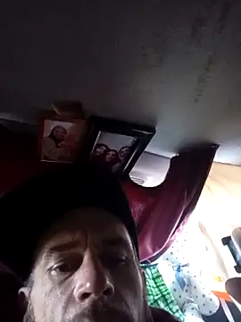 LetMeLiqU online show from 10-24-25, 10:50