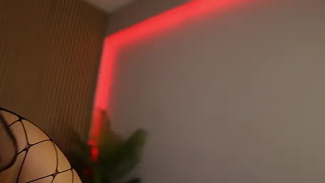 Snapshot of sisi_von_dee chatting on 11-06-25, 09:15 sisi von dee online show from 11-06-25, 09:15