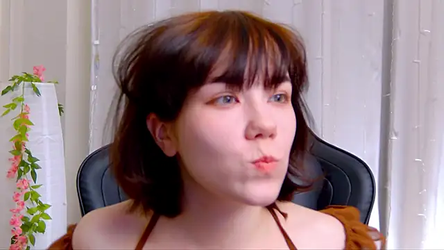 Kelly foox online show from 10-11-25, 08:46