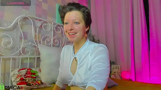 Sara Frayer online show from 12-20-25, 01:45